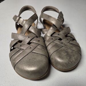 Clarks Elizabelle Sea Sandal Women 9M Pewter Metallic Leather Fisherman Boho
